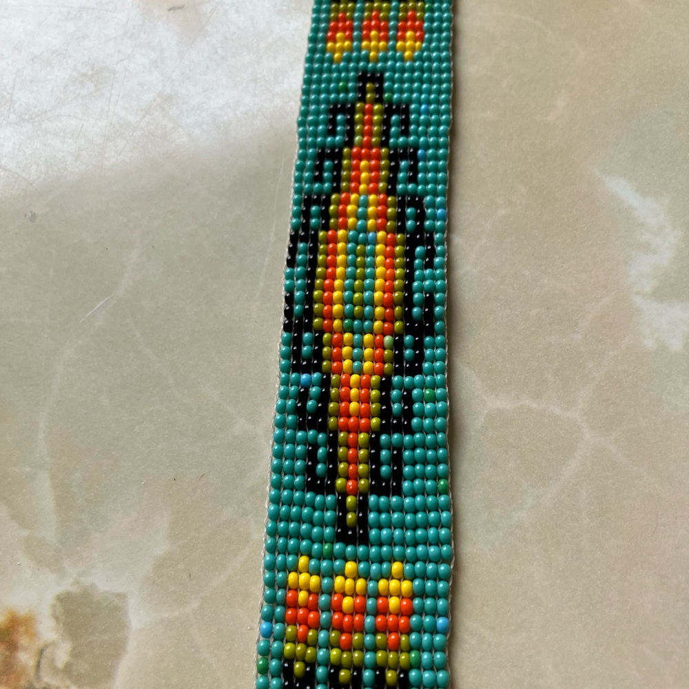Handcrafted First Nations Beaded Bracelet - Picture 2 of 3